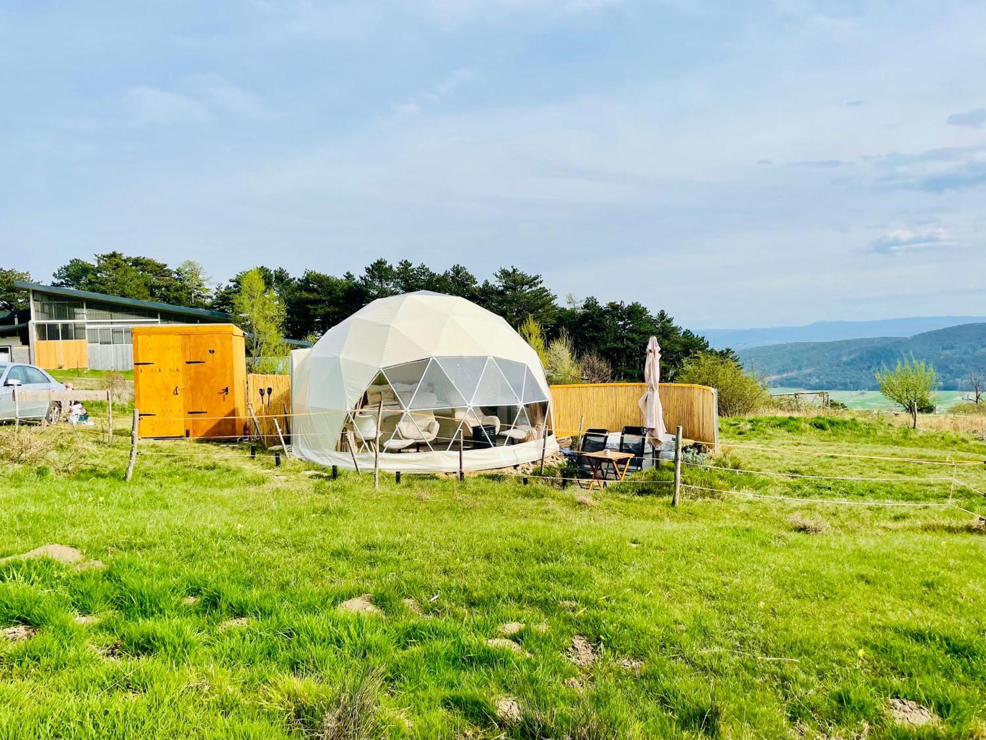 Glamping Hohe Wand - Zelt Mit Sternenfenster Und Whirlpool Hotel Maiersdorf Exterior photo